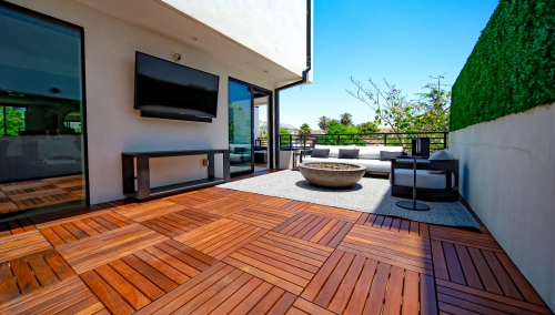 Ipe deck tiles installation process – step-by-step guide showing how to install wood deck tiles on a balcony.